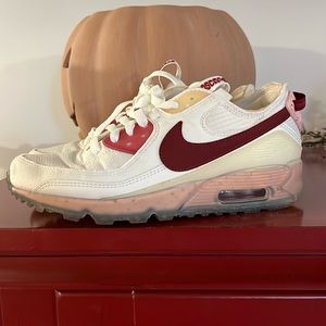 Nike Women's Sneakers - White and Red